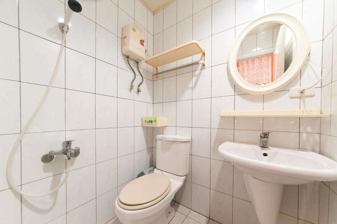 Feng Jia Homestay Taichung Exterior photo